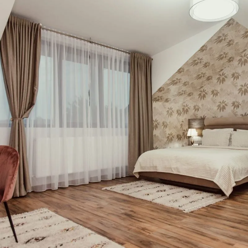 Cameră dublă Suite cu pat king și lenjerie premium, Poiana Verde